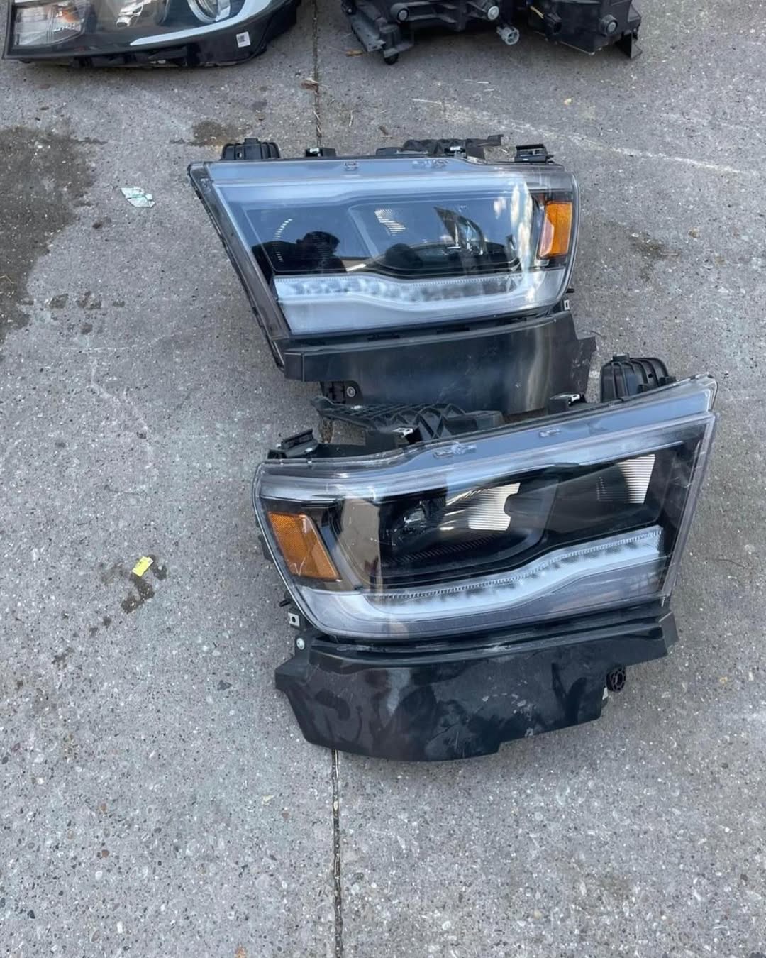 RAM 1500 FULL LED OEM HEADLIGHTS (NEW) image 3
