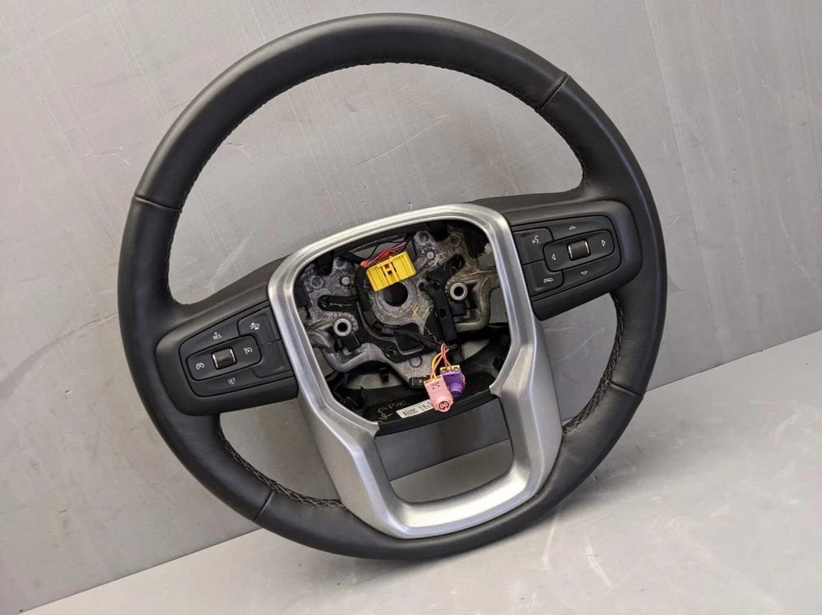 2020–2021 GMC SIERRA OEM STEERING WHEEL (SHINY BLACK LEATHER)