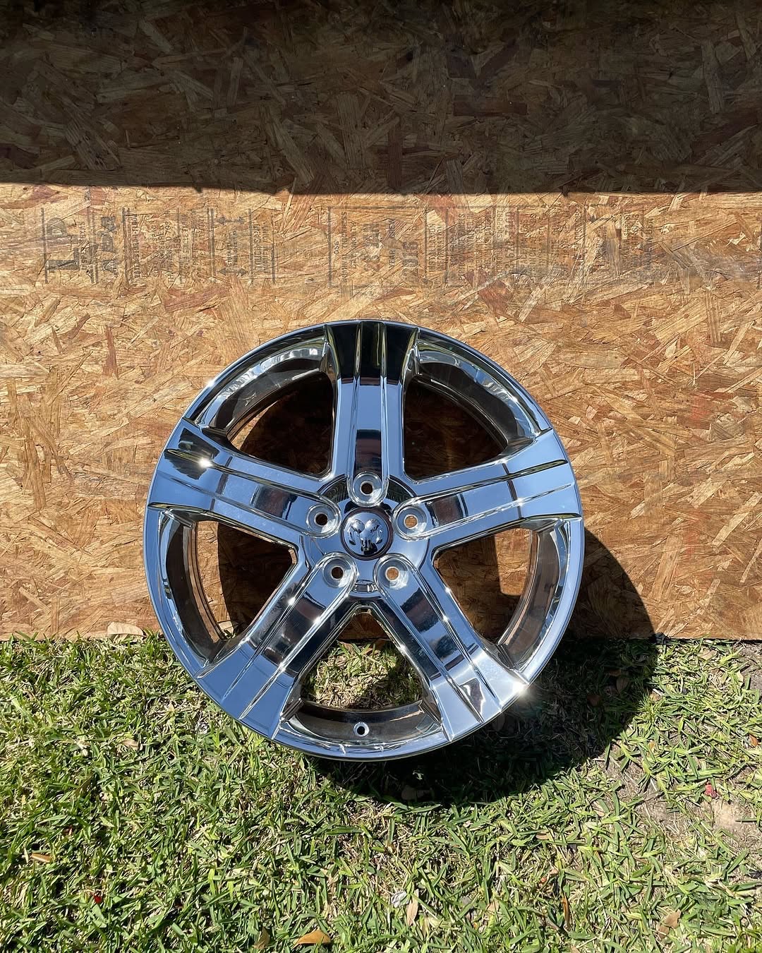 RAM R/T 22” WHEELS (CHROME & BLACK) image 2