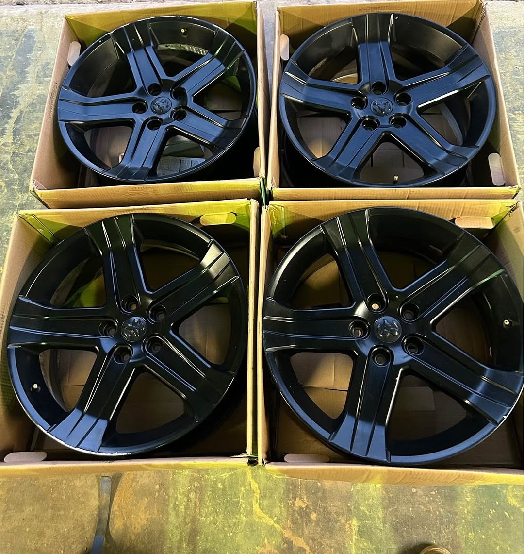 RAM R/T 22” WHEELS (CHROME & BLACK) image 3