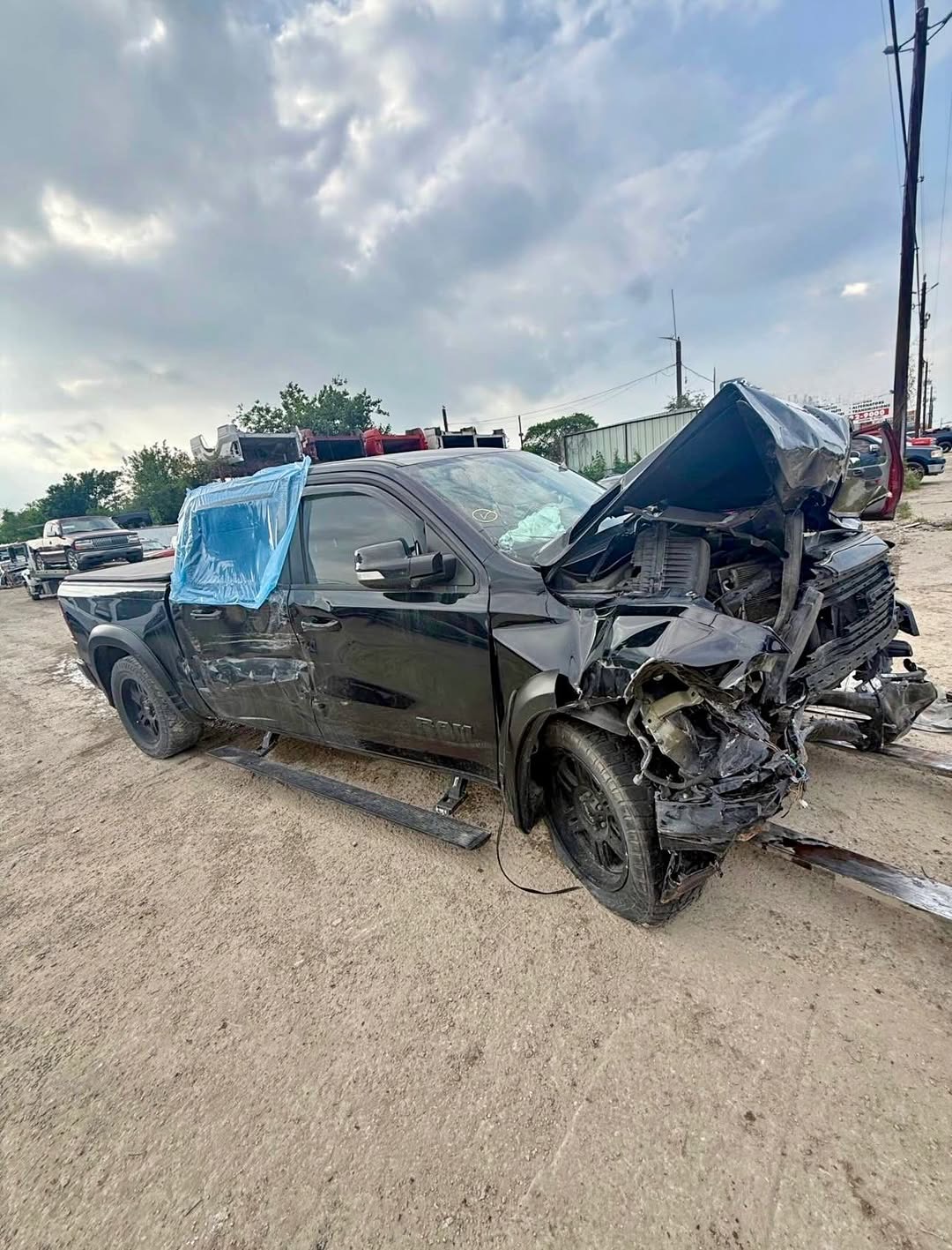 2021 Ram 1500 5.7 parts out  high-quality OEM Dodge Ram truck parts available for sale. Various components from a 5.7L HEMI Ram, perfect for replacements, repairs, or upgrades.