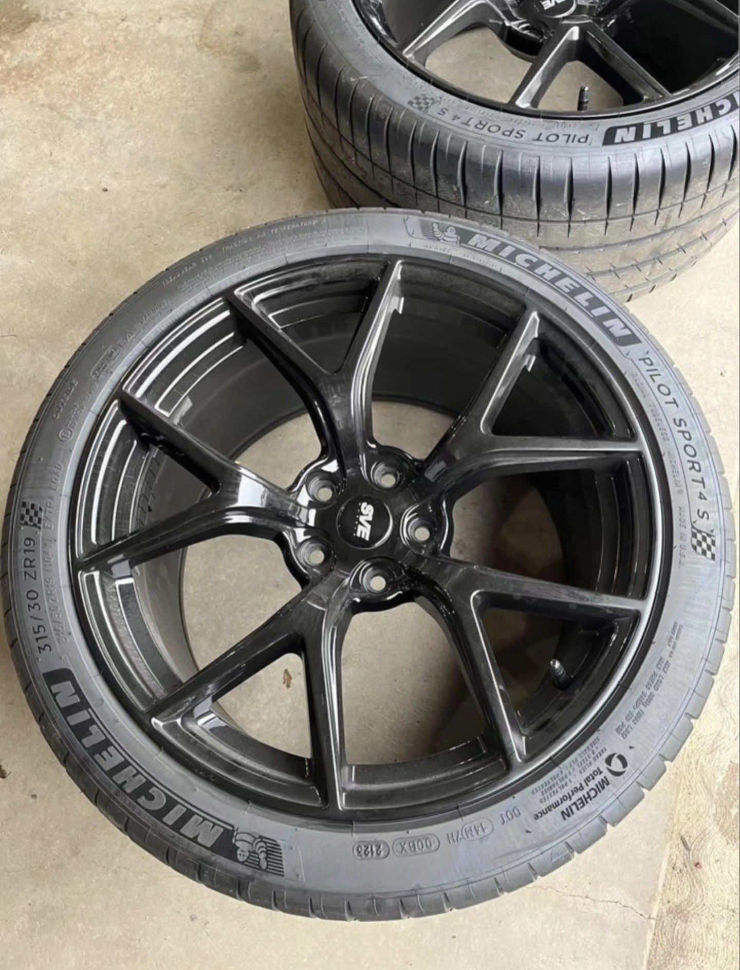 SVE SP2 Mustang Wheel & Tire Set – 19x10 / 19x11 with Michelin Pilot Sport 4S image 3