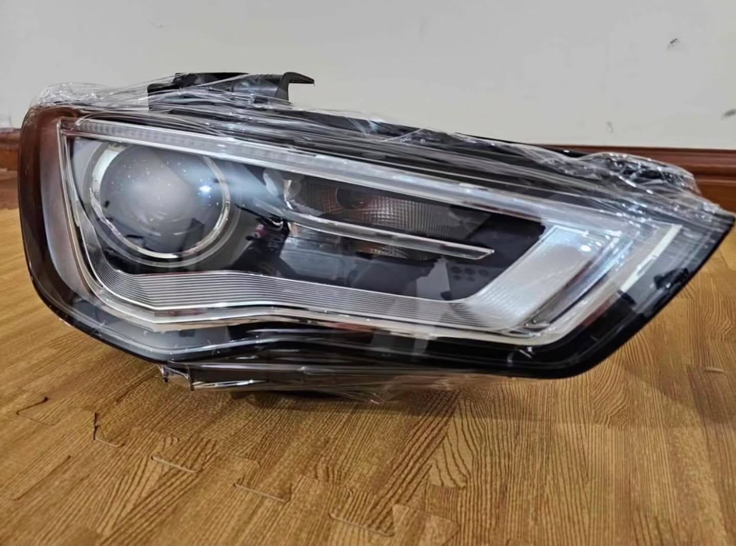 2009-2012 Audi A4 B8 Quattro 2.0 OEM-Style Headlight Assembly – Passenger Side  Price: $599 image 3