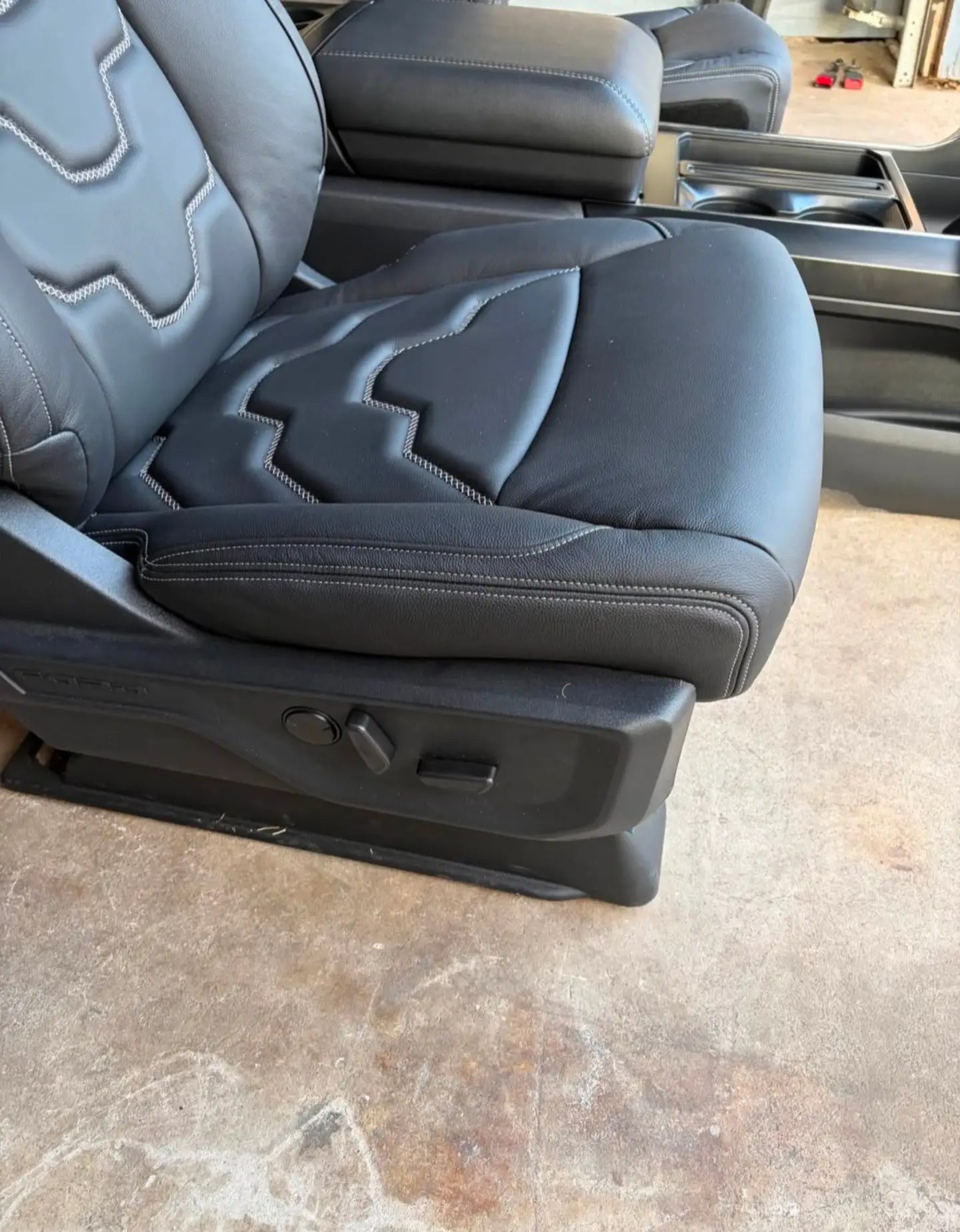Ford F-150 Lariat OEM Leather Seats – Heated & Cooled Front Seat Set – 2015-2026 Select Models image 3