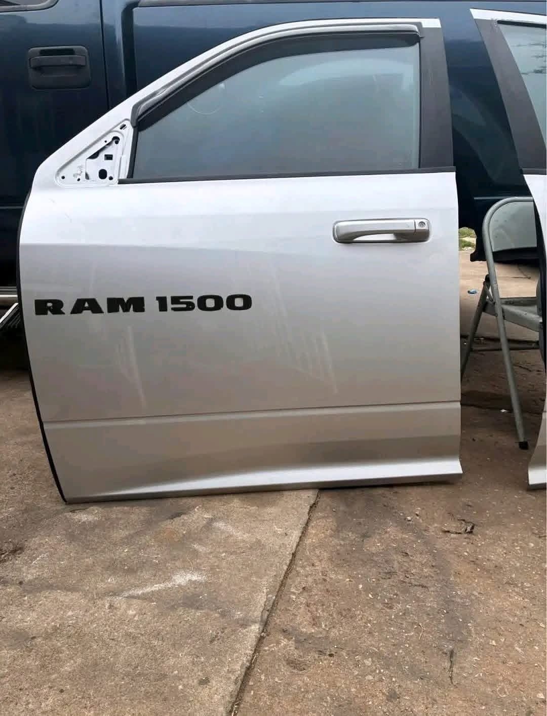 2009–2018 RAM FRONT DOORS (OEM – GREAT CONDITION)