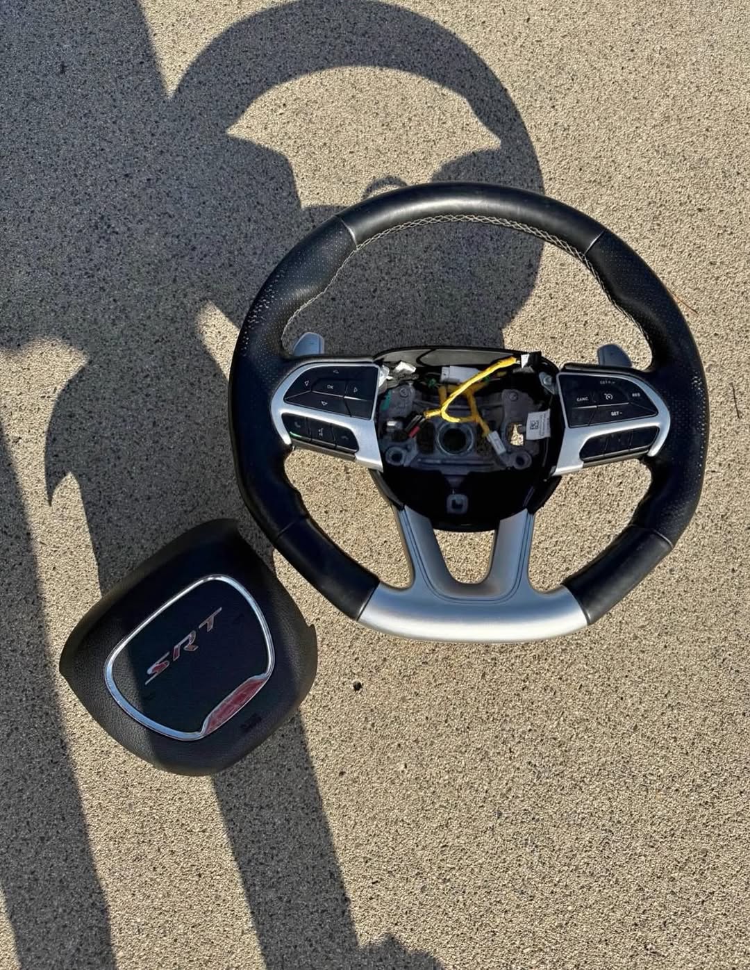 2017 DODGE CHALLENGER HELLCAT STEERING WHEEL (OEM)