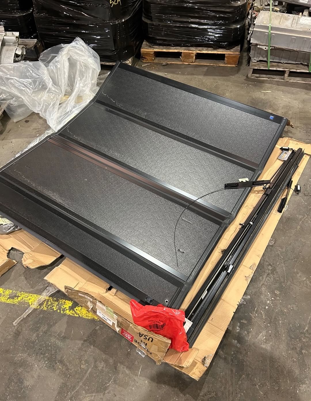 2019–2026 RAM HARD TRI-FOLD BED COVER