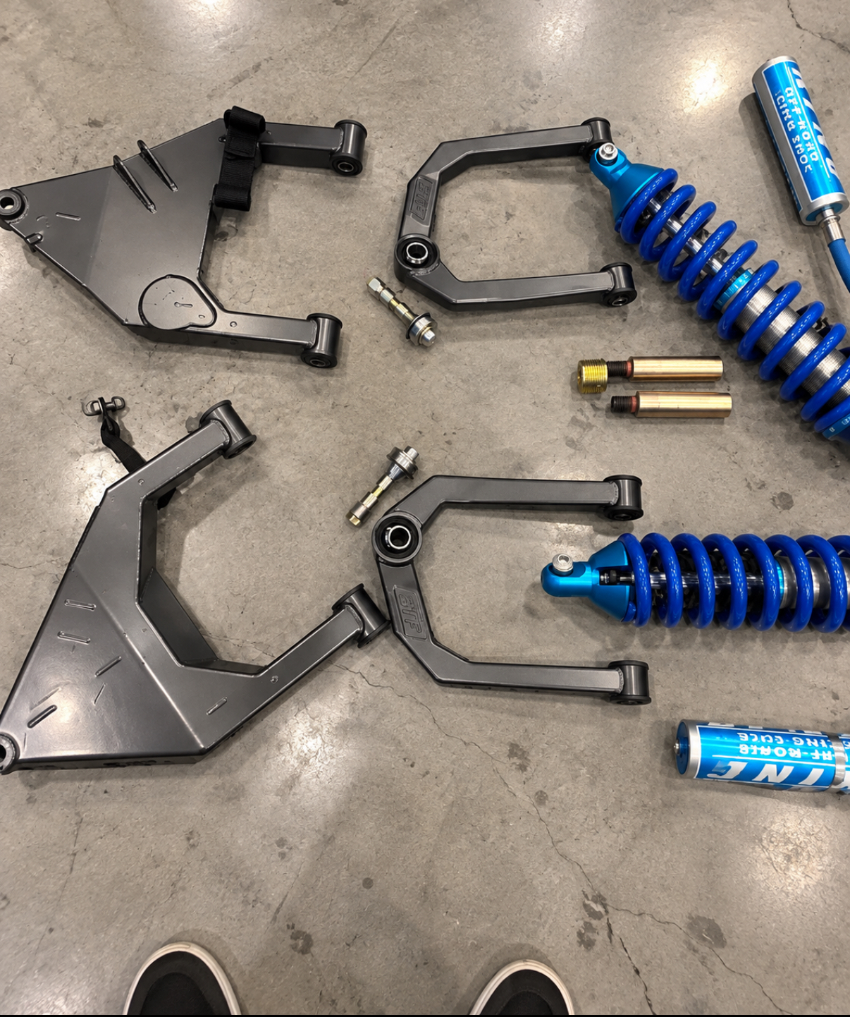 1996-2004 Toyota Tacoma BTF 4.5" Long Travel Suspension Kit with King 2.5x8 Coilovers – 6 Lug image 3