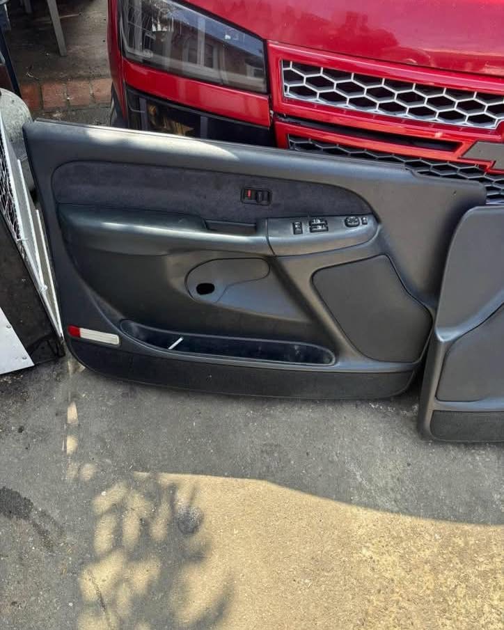 1999-2002 GMC Sierra 1500 2500 Dark Gray Interior Door Panels – OEM Replacement Door Trim image 5